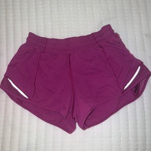 Lululemon Hotty Hot shorts 2.5 in